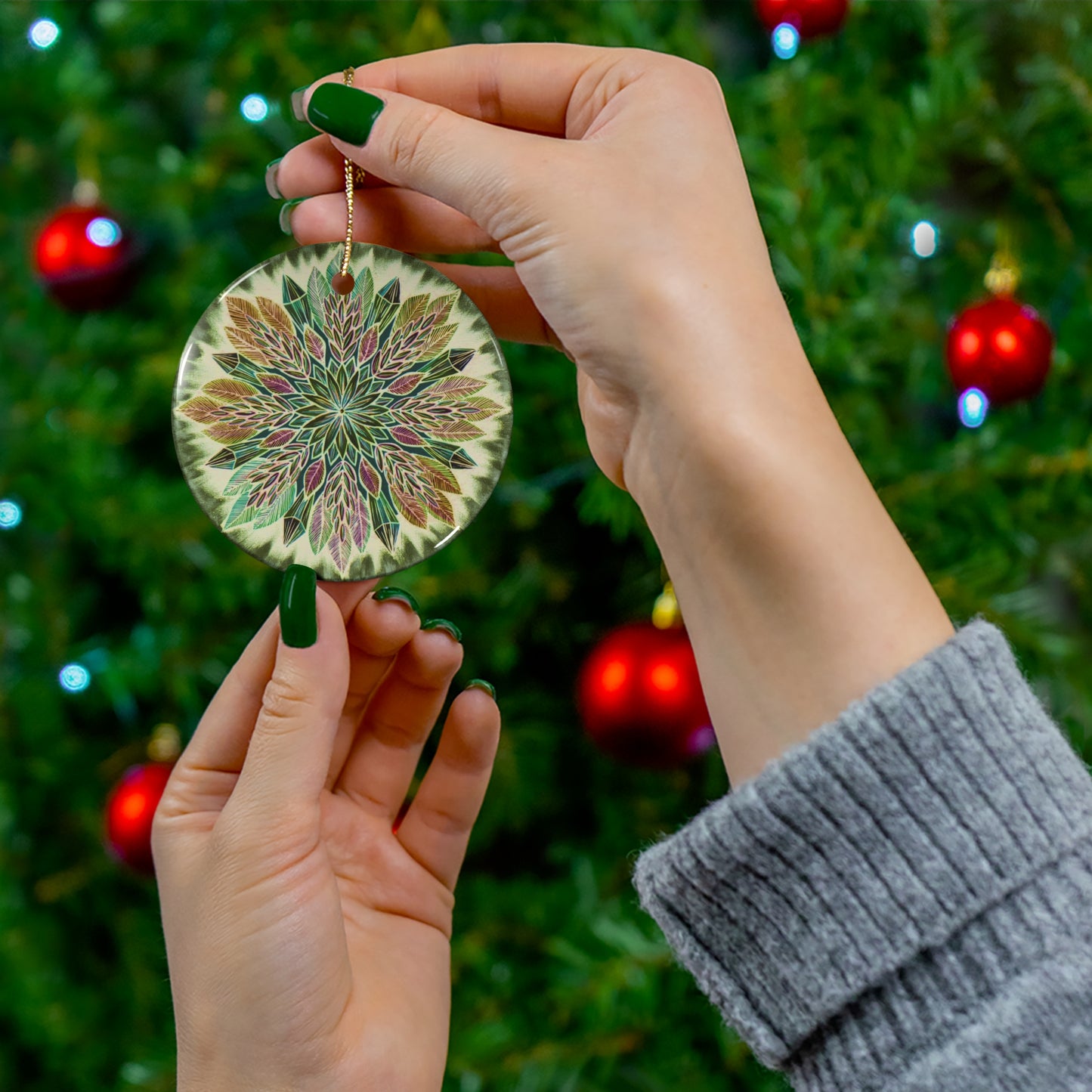 "Krystalhoja Verde" Ceramic Ornament